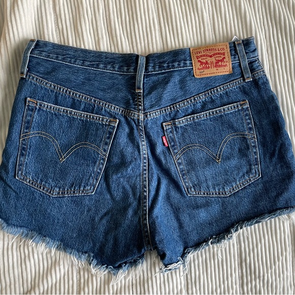 Levi’s 501 high waisted shorts - Picture 3 of 4